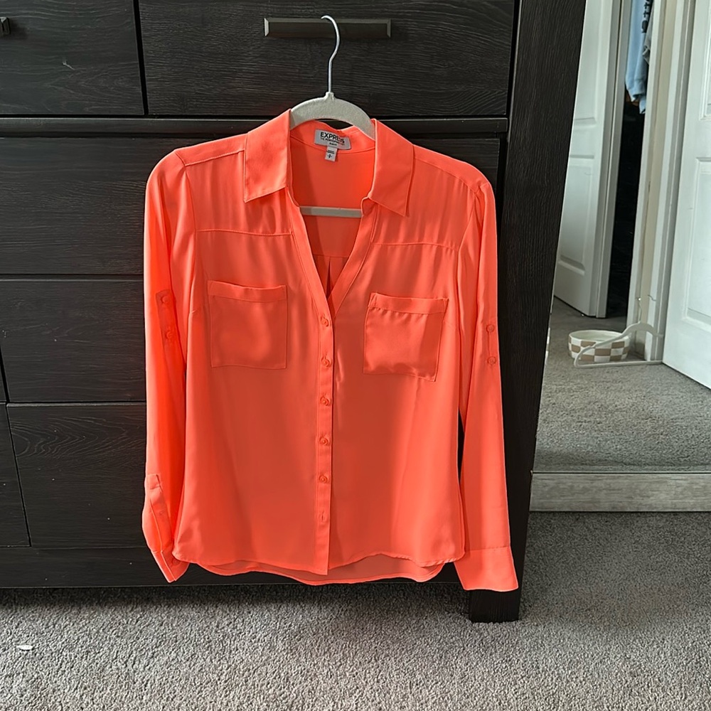 Express button shirt
